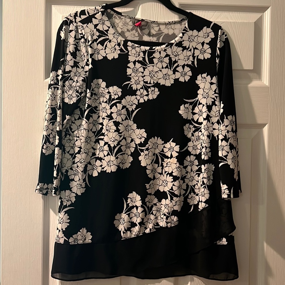 Women’s tops assorted set of 7. Size small